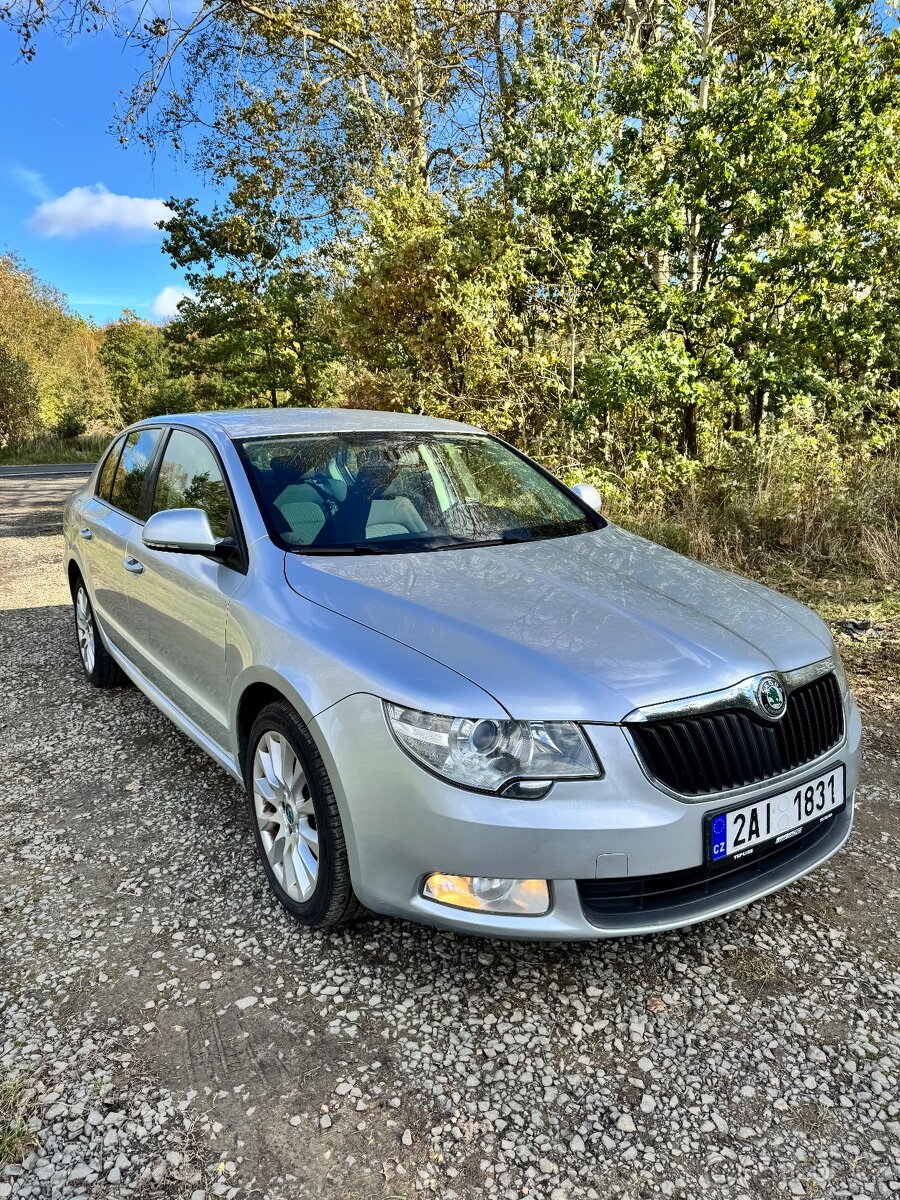 Škoda Superb 2 2011