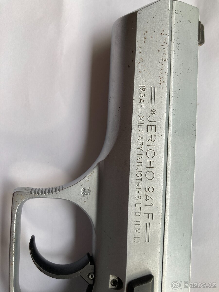 samonabíjecí pistole JERICHO 9mm