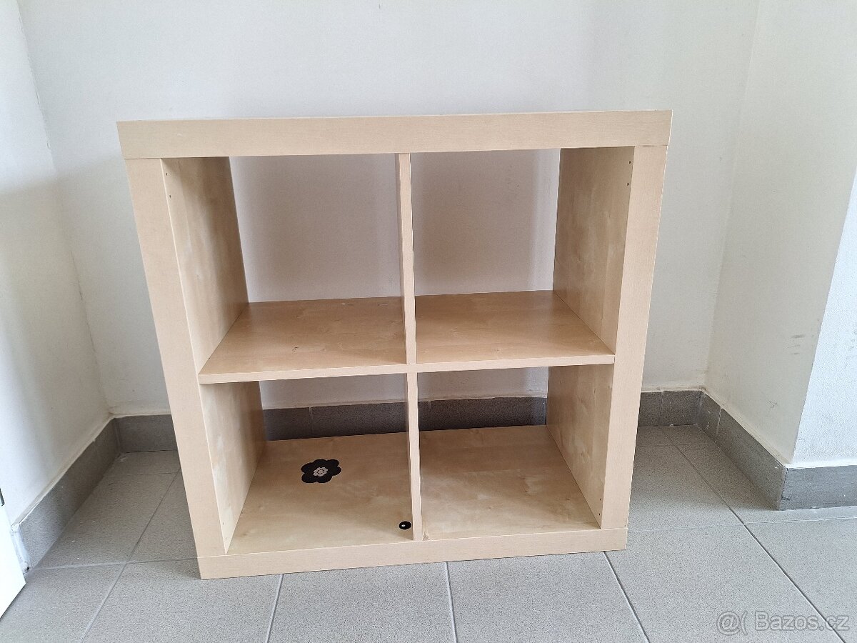 Kallax Ikea 2x2 - pouze osobní předání Praha