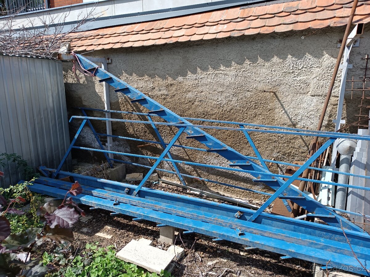 Schodiště ocelové, jednoramenné