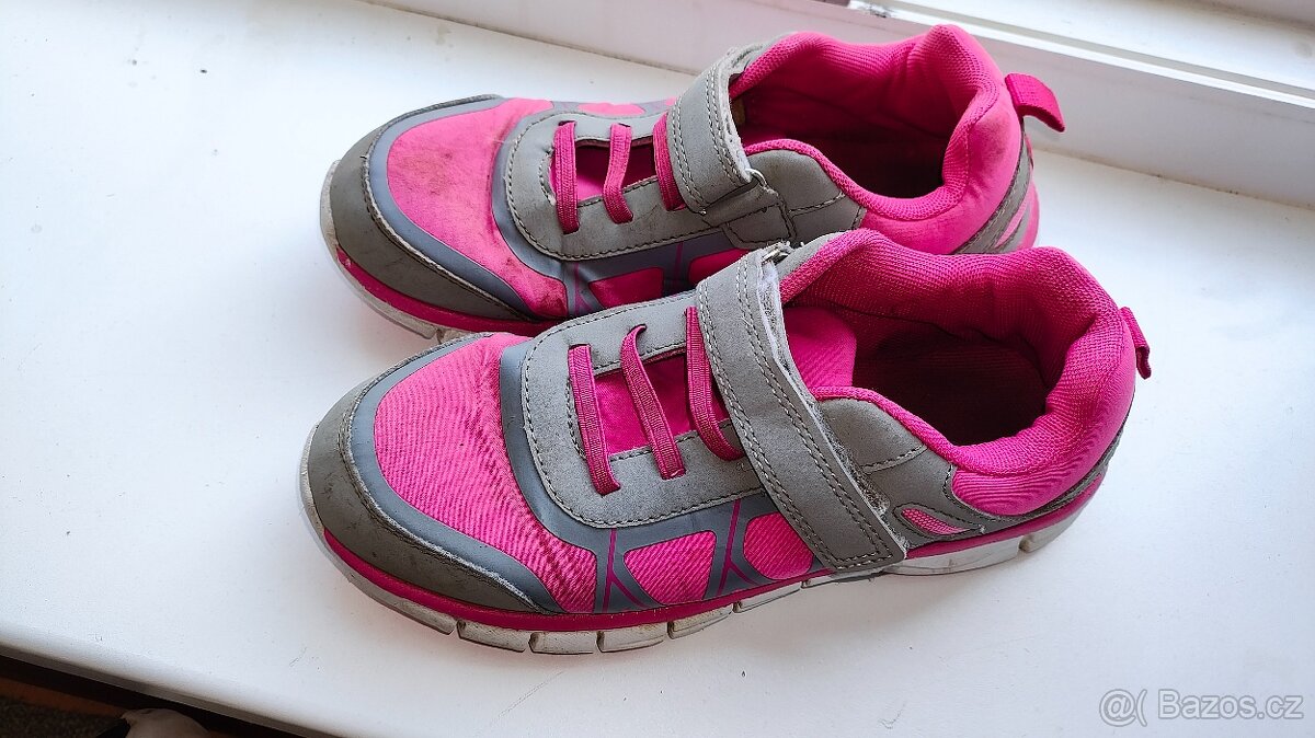 Sportovní boty vel. 35