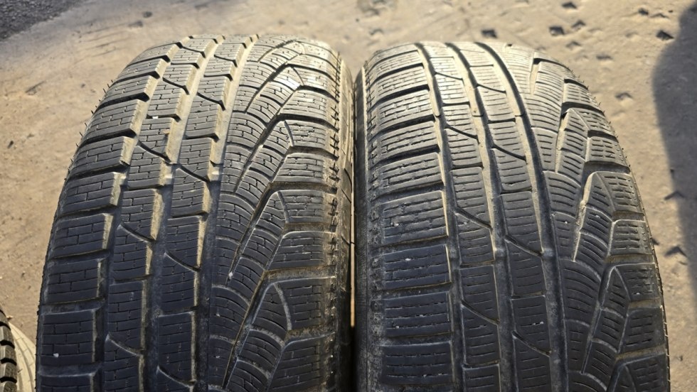 Zimní pneu 225/50/17 Pirelli