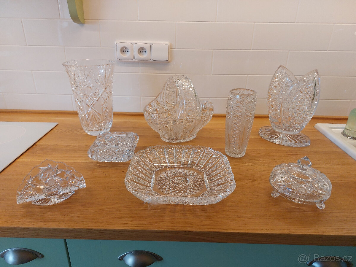 Prodám broušené sklo, perfektní stav - i jednotlivě