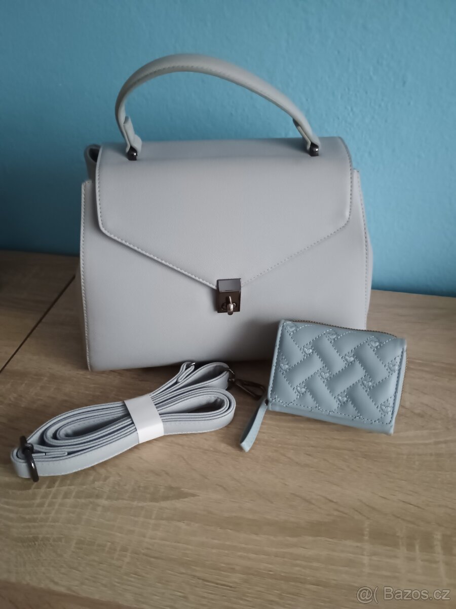 Dámská kabelka- kufřík.