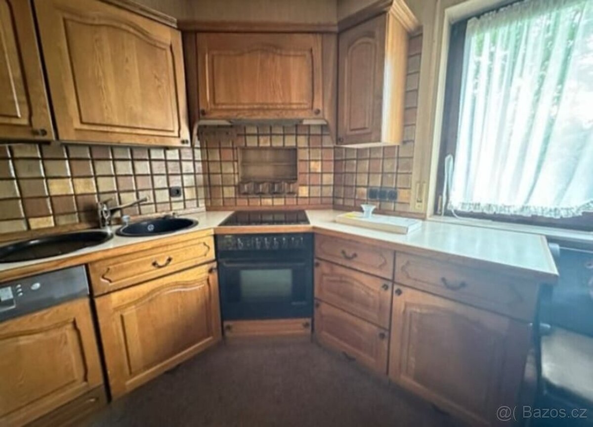 Dubová rustikální linka včetně spotřebičů, 5045