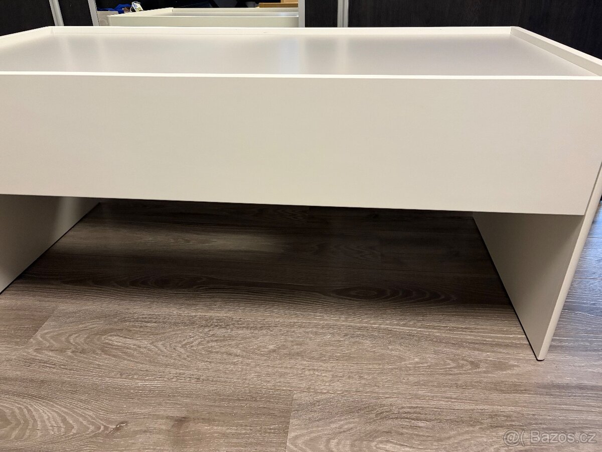 Dětský stůl IKEA DUNDRA
