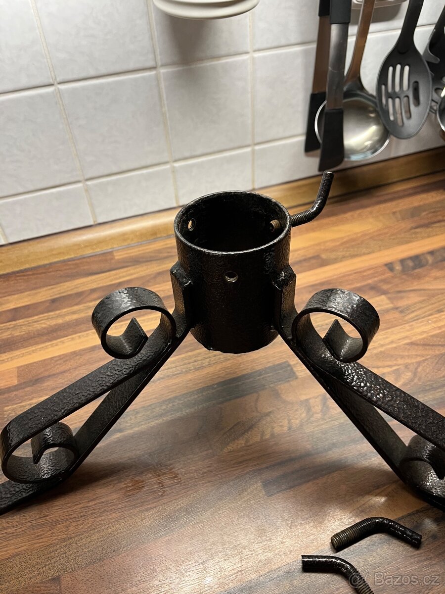 Stojan na vanocni stromek