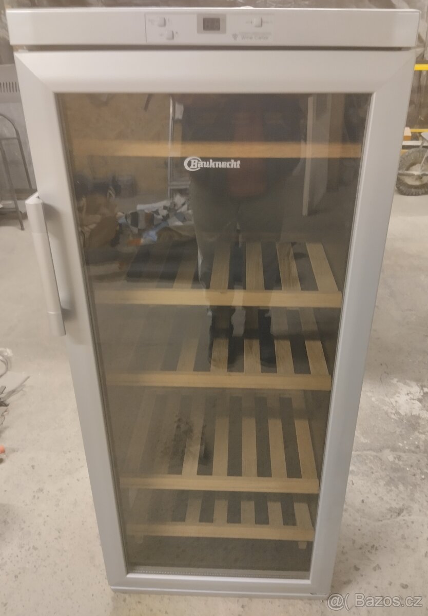 Prodám vinotéku Bauknecht