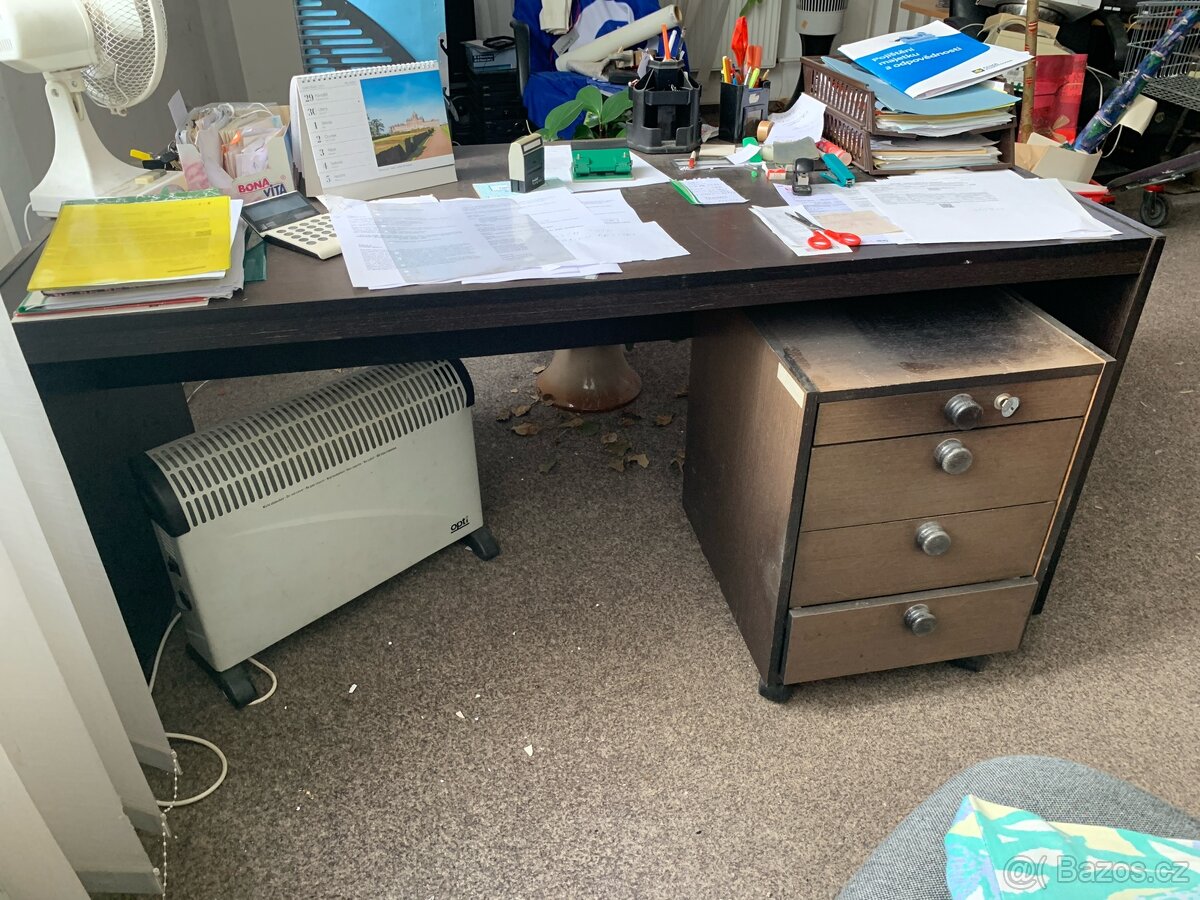Kancelarsky stul s konternejmem
