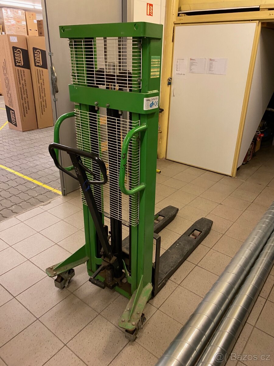 ruční vysokozdvižný vozík