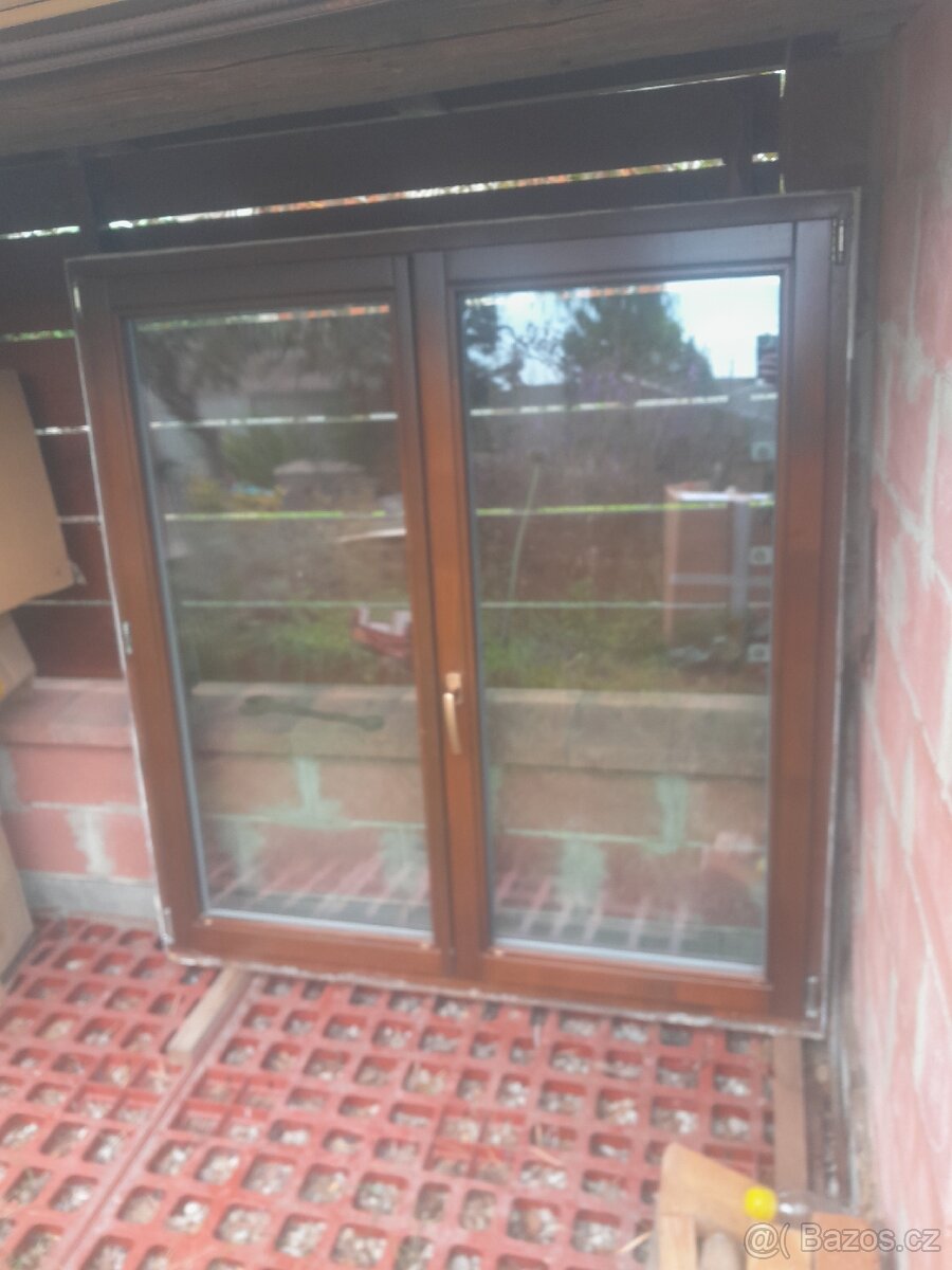 Dvoukřídlé eurookno.