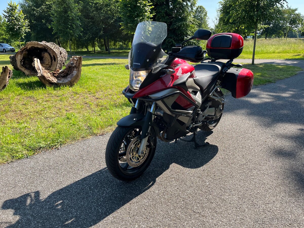 Honda VFR 800 X Crossrunner “spěchá “