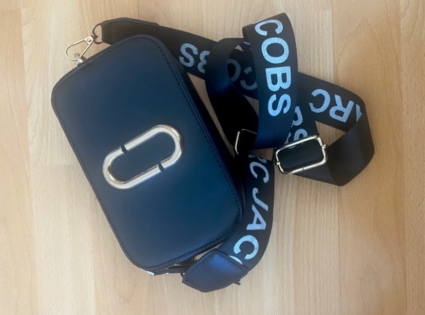 Crossbody kabelka Marc Jacobs Snapshot