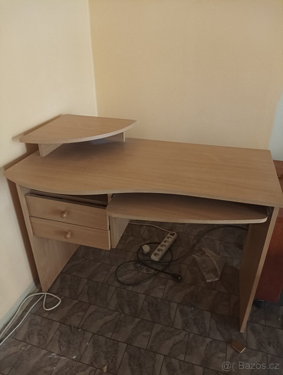 Počítačový stůl