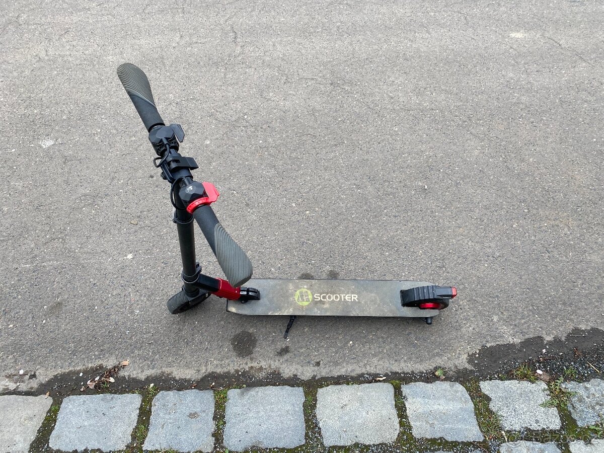 Dětská elektrická sládací koloběžka Scooter