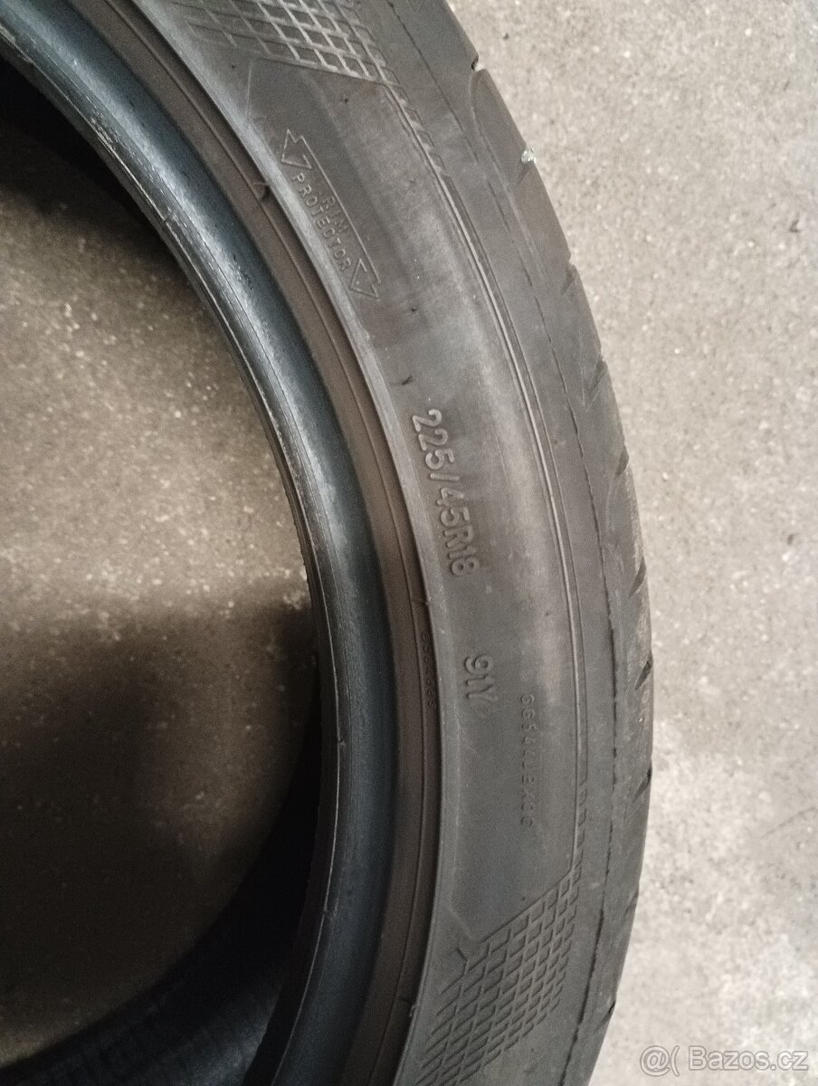 225/45r18