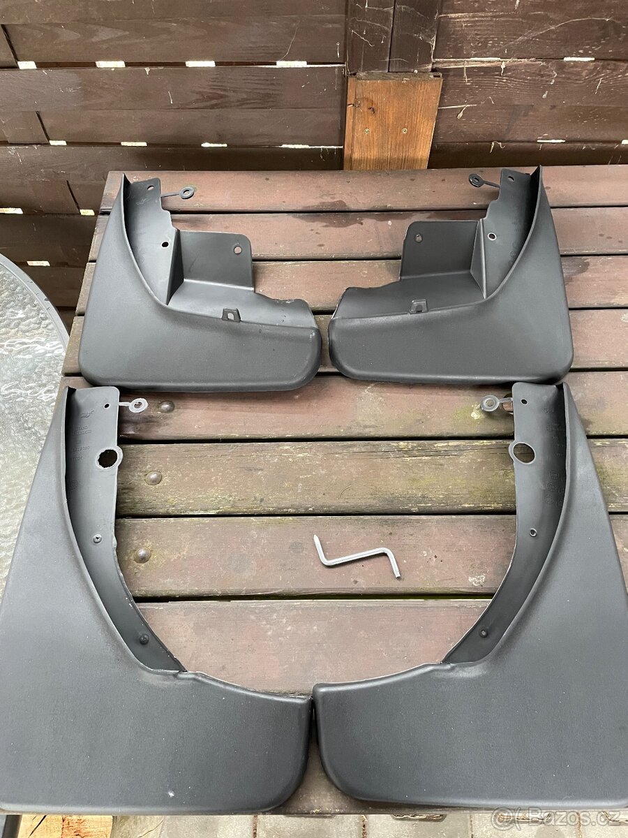 Zasterky, lapace necistot Jeep