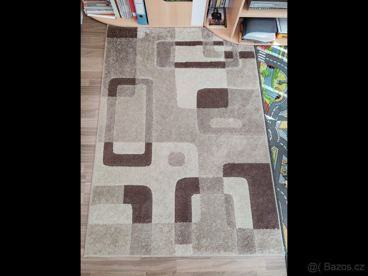 Kusový koberec – 120x170cm, hnědo-béžový, moderní vzory