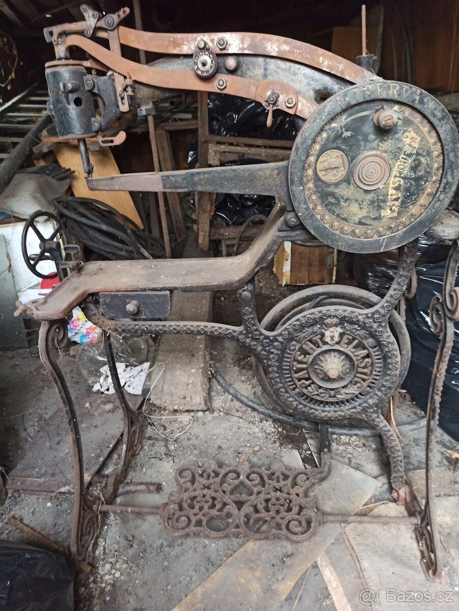 Minerva 1881 ševcovský stroj
