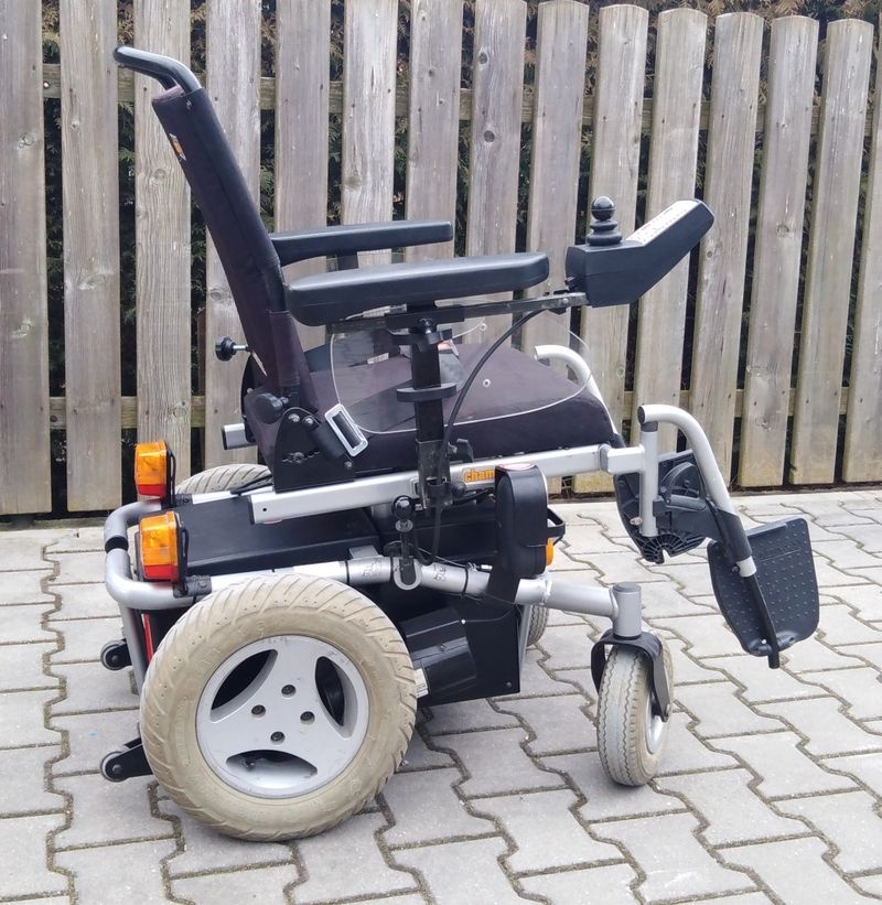 Elektrický invalidní vozík Meyra Champ s liftem.