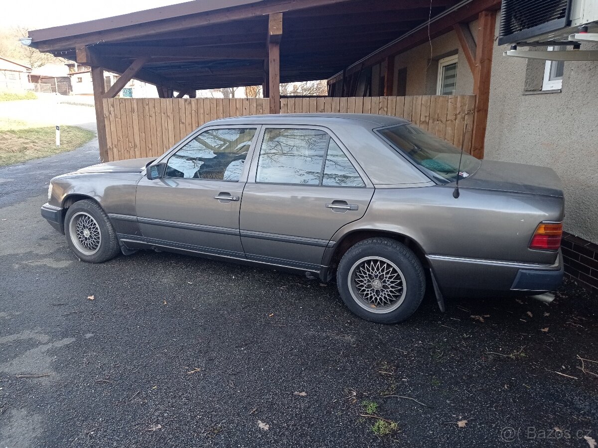 W124