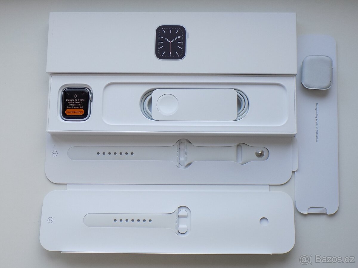 Apple Watch Series 6 40mm Stříbrné - KOMPLETNÍ BALENÍ