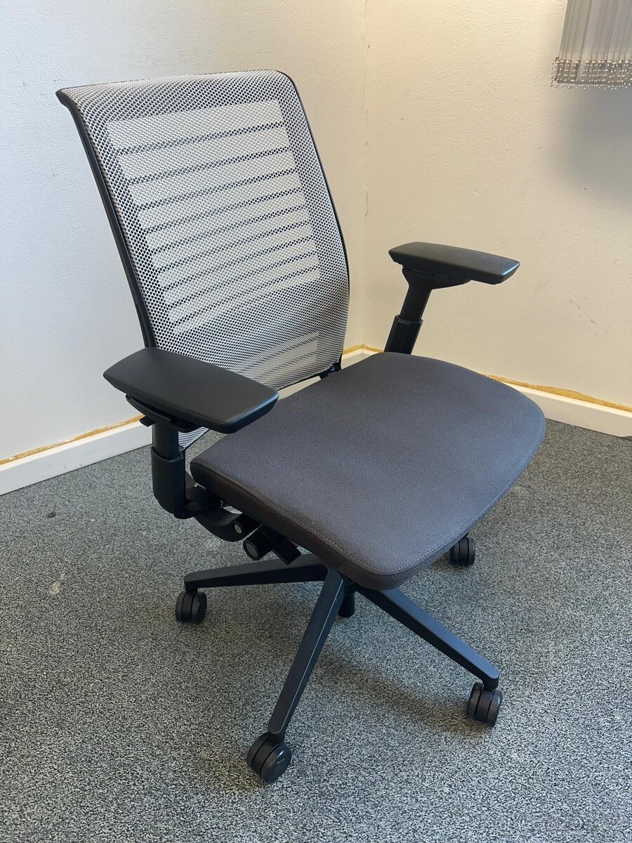 Kancelářské židle Steelcase Think