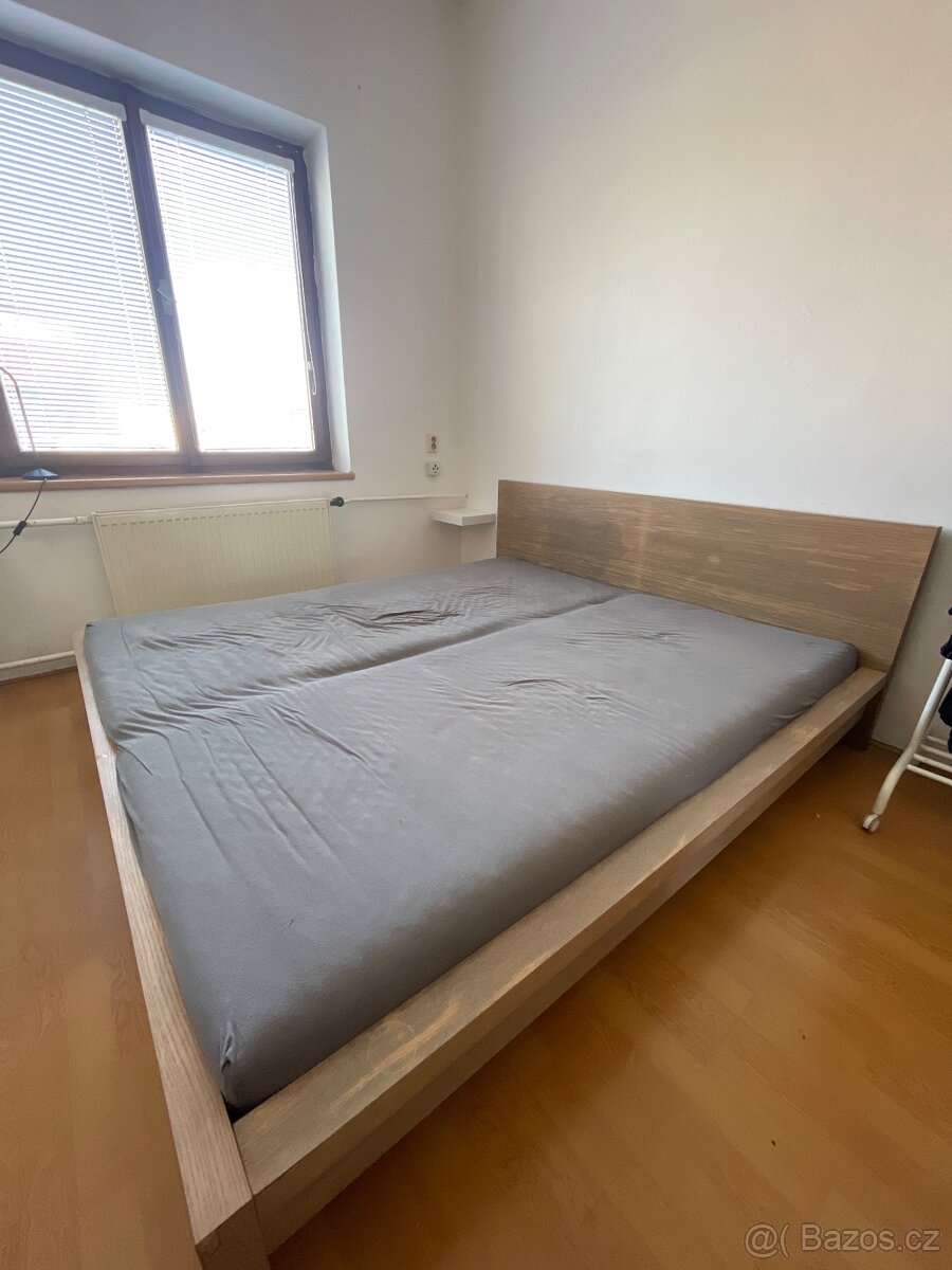 Manželská postel