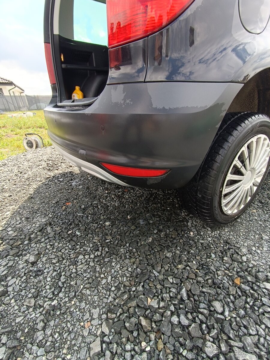 Zadní nárazník Škoda Yeti 2011
