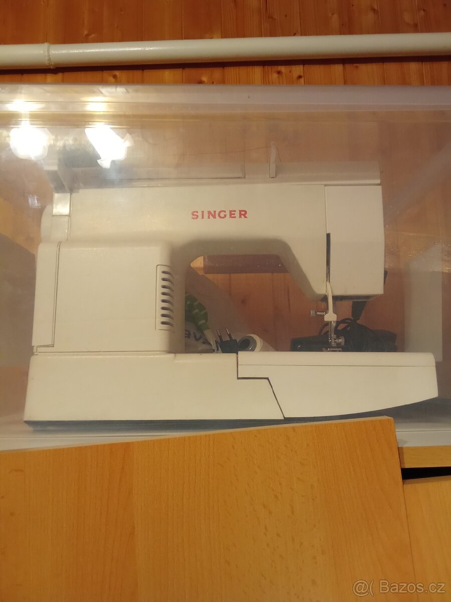 Prodám šicí stroj Singer