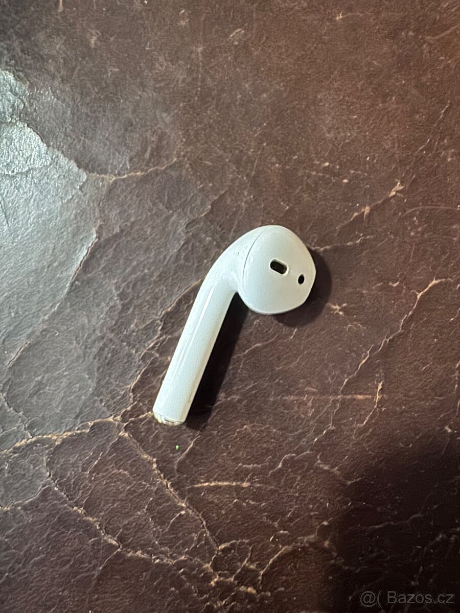 apple airpods 2 gen leva strana