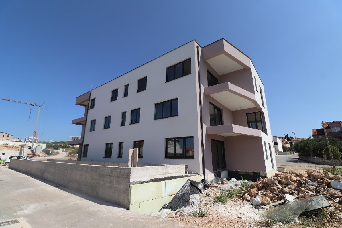 Brodarica (HR) – Apartmány v novostavbe pred dokončením