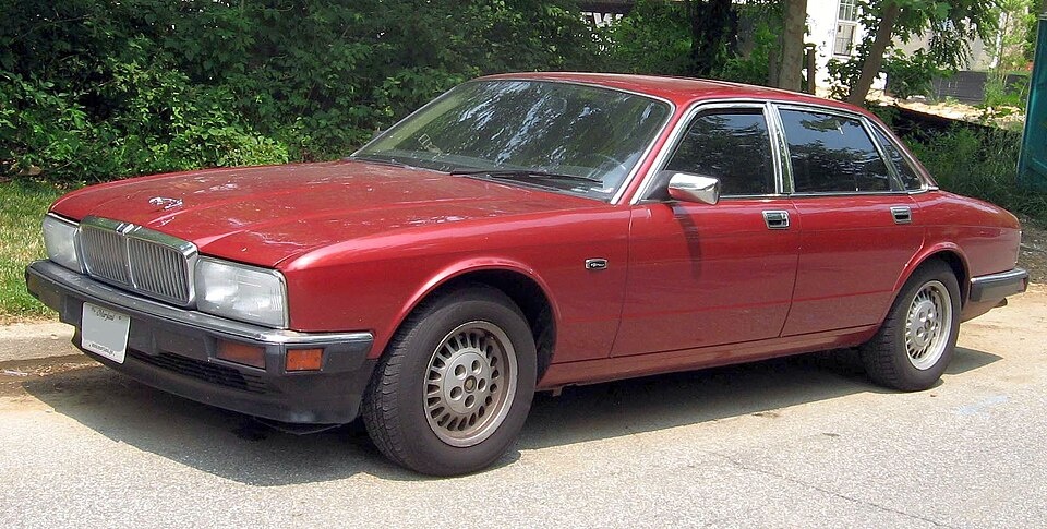 Jaguar XJ40 II náhradní díly z vozu Anglán RHD