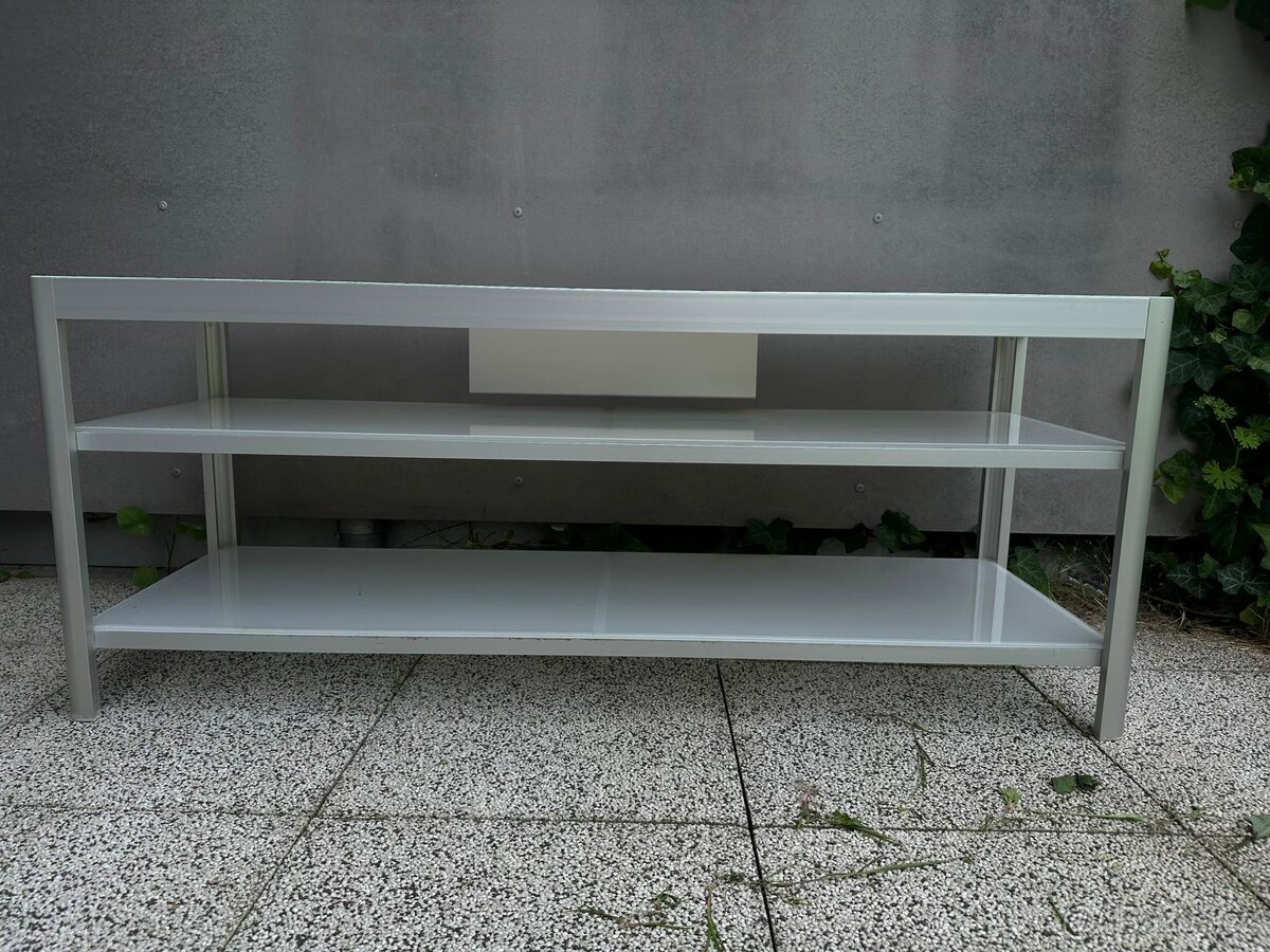 TV stolek IKEA hlinikovy