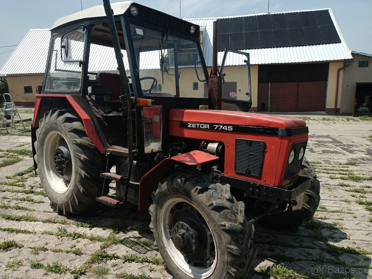 Kolový traktor ZETOR 7745