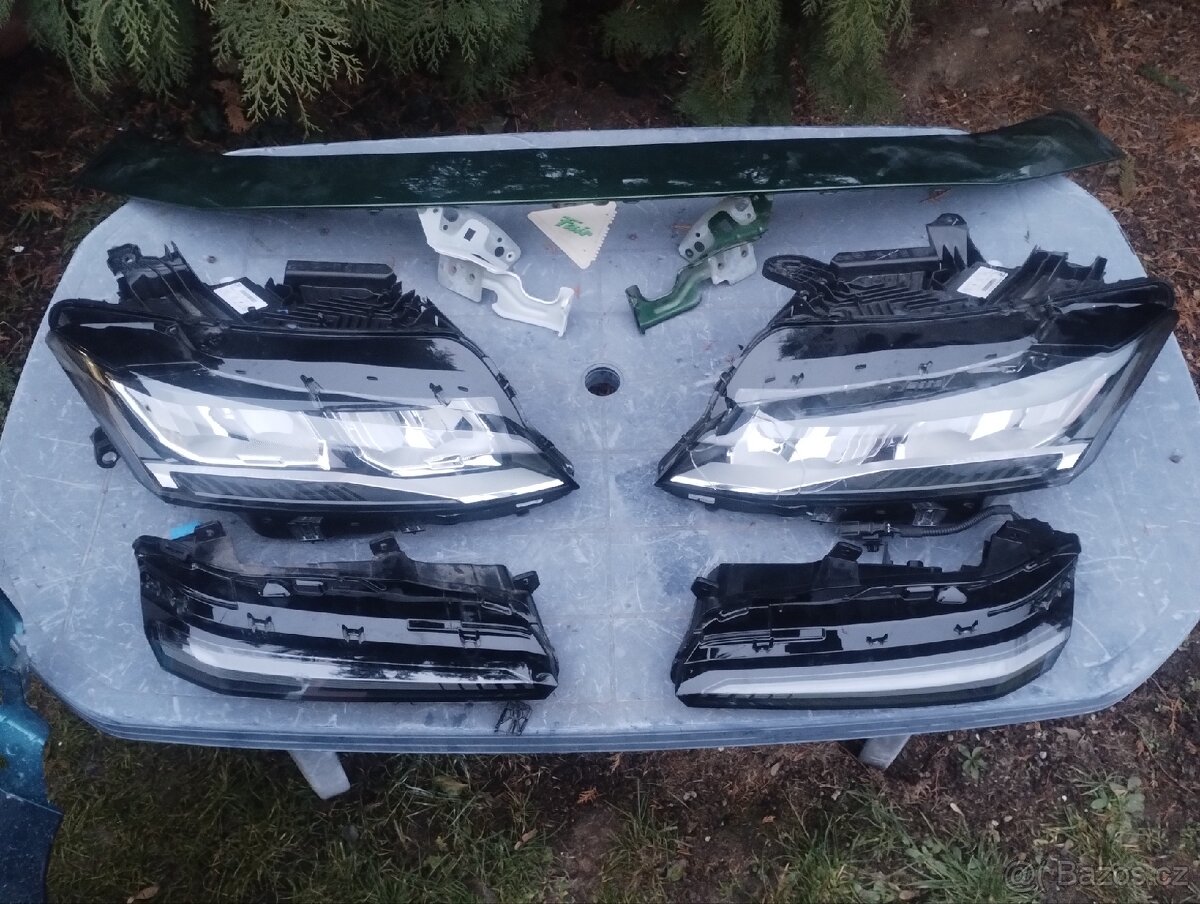 Peugeot 308 - světlo + jiné díly od 21