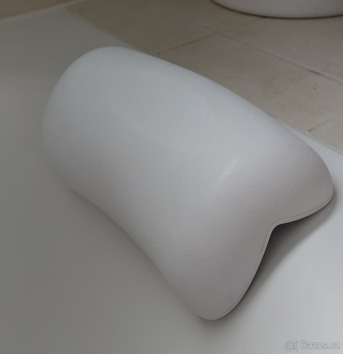 Opěrka pod hlavu do vany