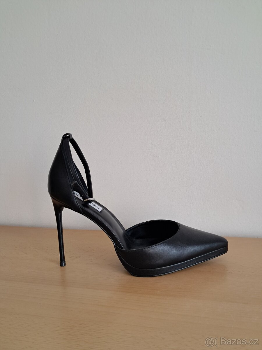 Černé lodičky Steve Madden 42