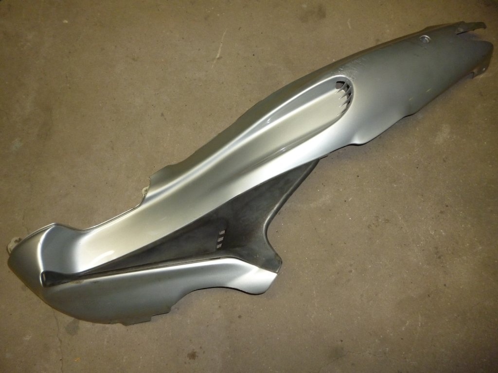 Gilera Runner 50, 125, 180, 200. Levá kapota. Do 2005