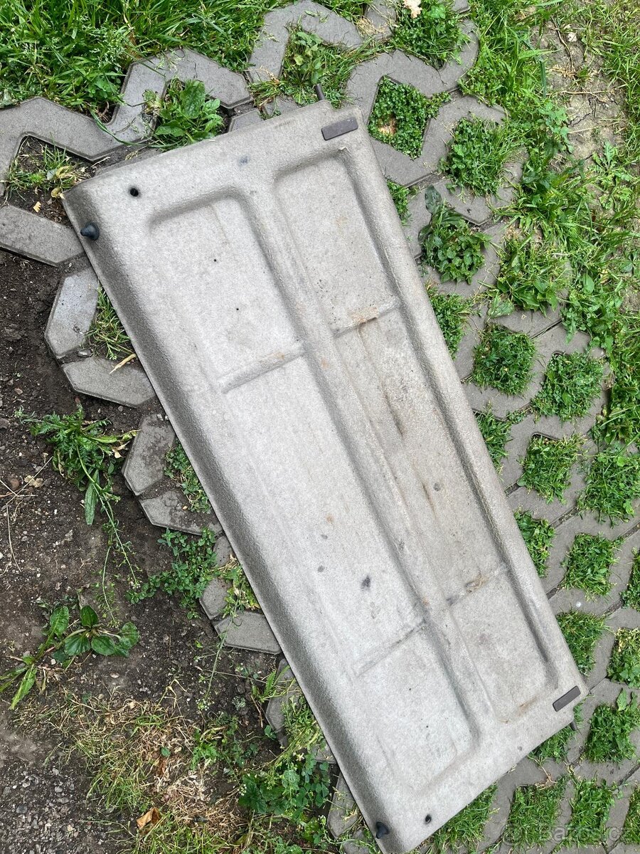 Dekl do kufru škoda favorit 135 136 hnědý