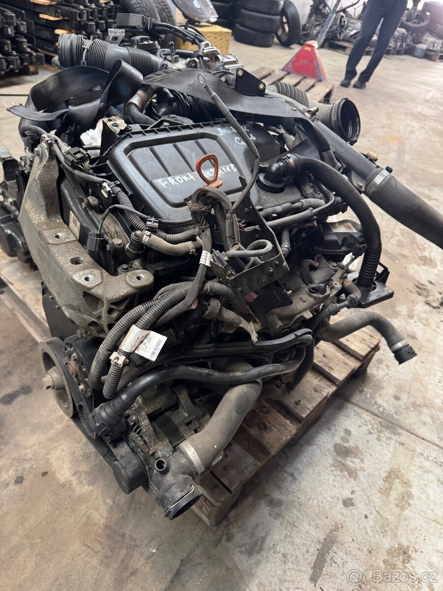 Motor kompletně s převodovkou Vito 447 1.6 R9MA502