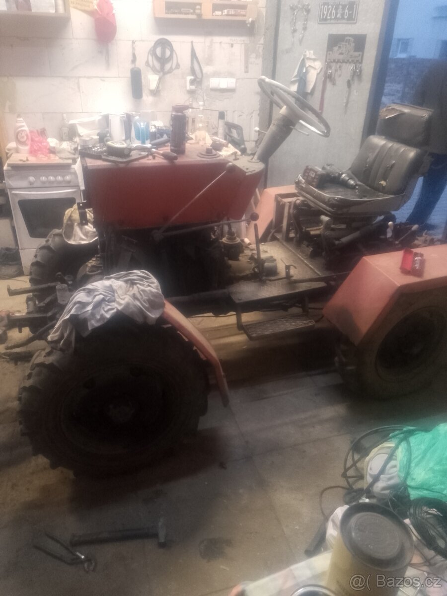 Malotraktor bez motoru
