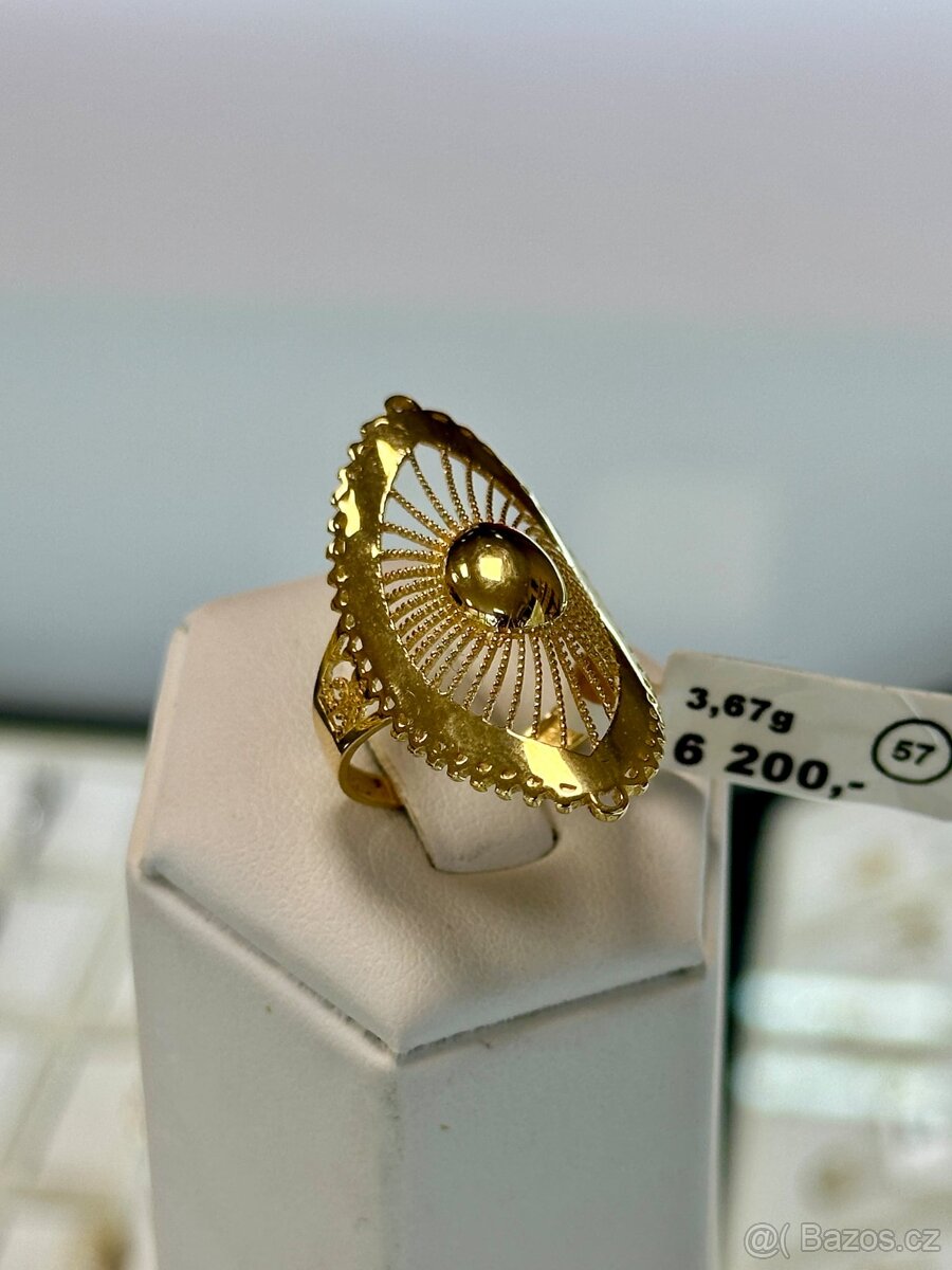 Zlatý prsten 3,67g (1690 Kč/g)