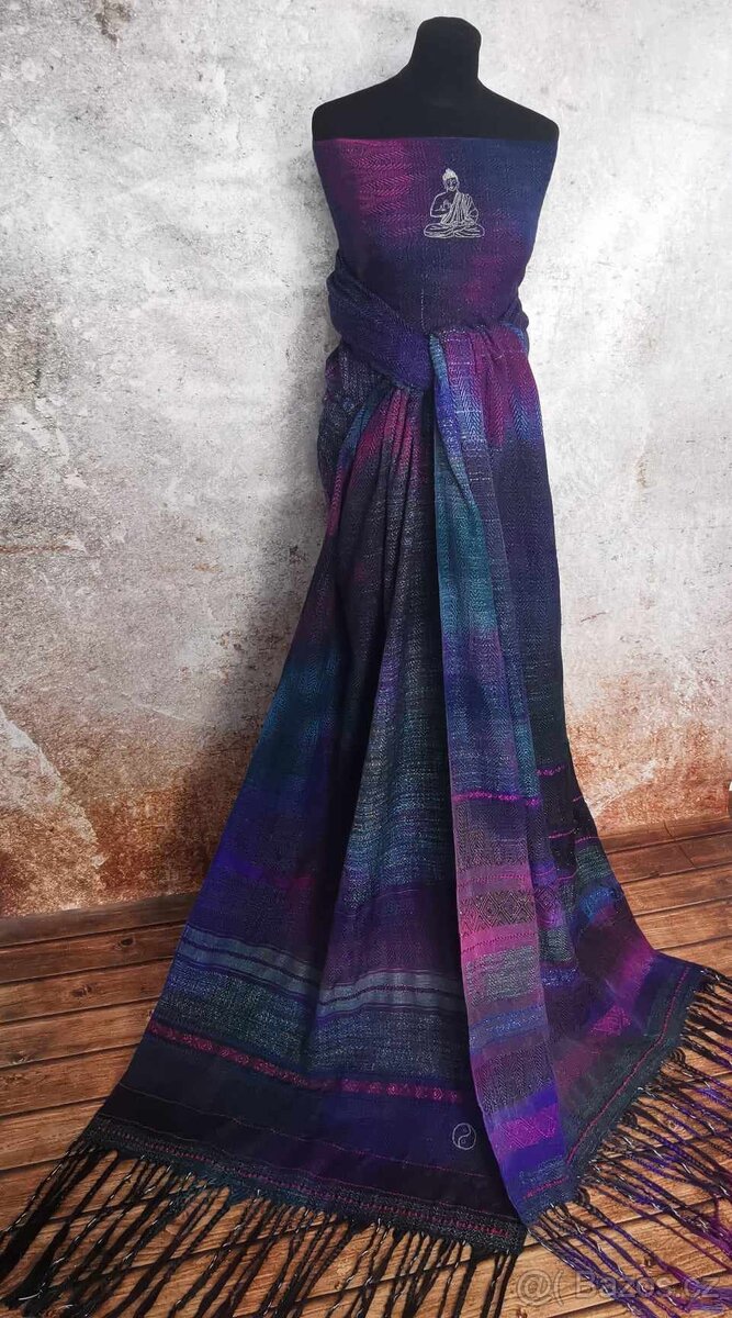 Hedvábný šátek pro nošení miminka