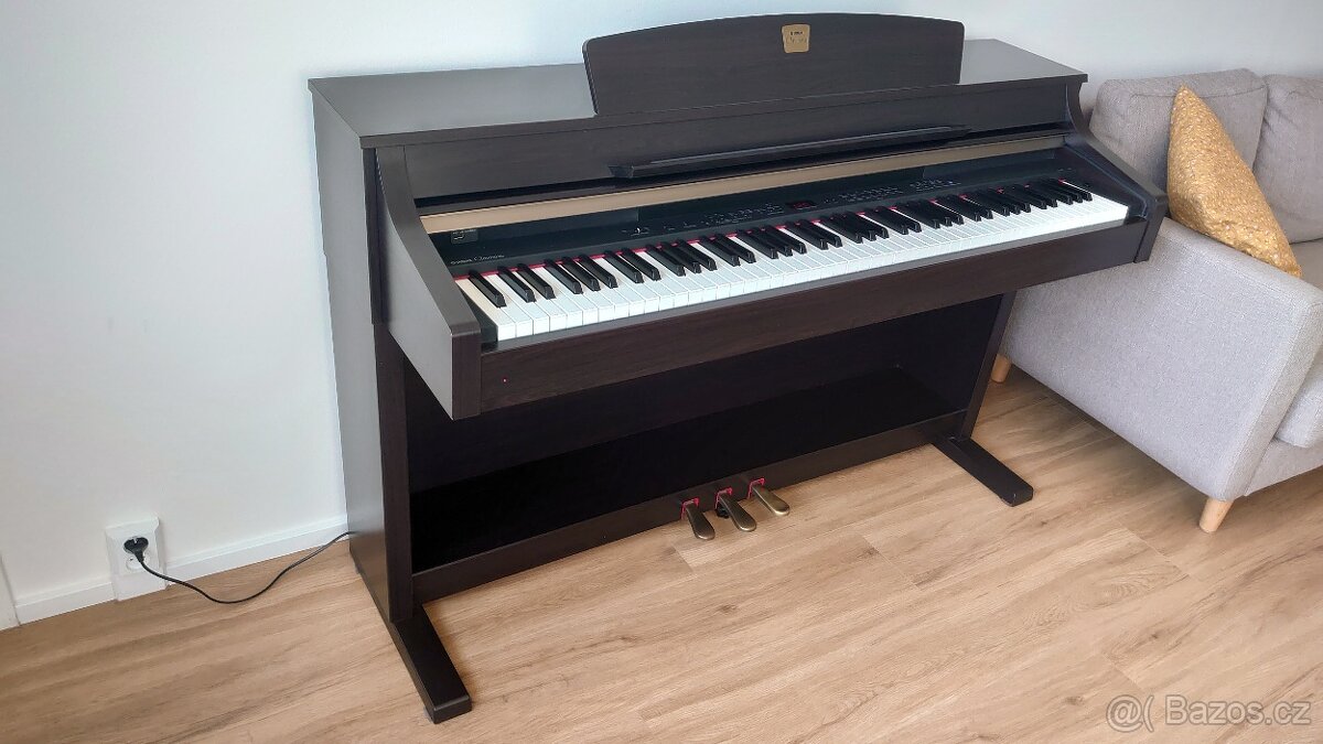 Digitální piano Yamaha Clavinova CLP-330