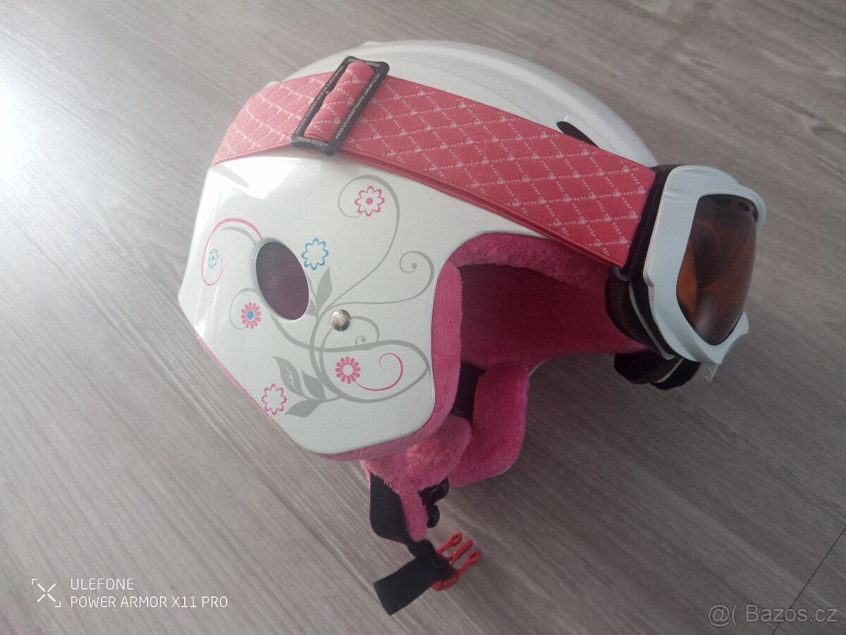 Prodám dívčí přilbu na lyže