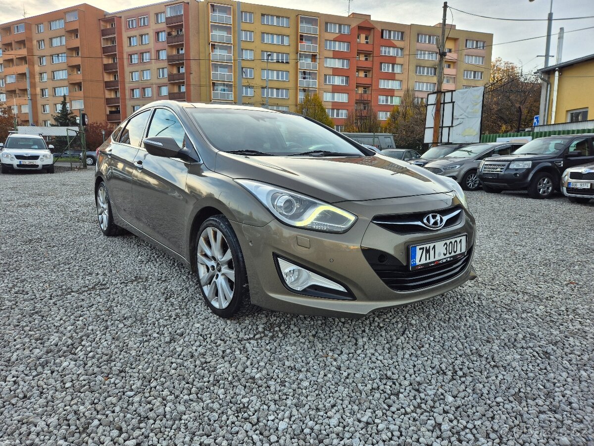 Hyundai i40,1.7CRDi,100KW,PLNÁ VÝBAVA,LED,WEBASTO,R.V.2014