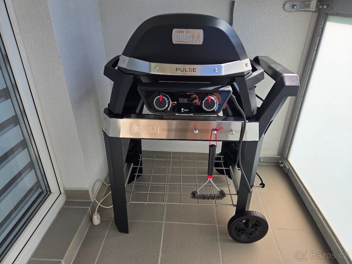 Elektrický gril Weber Pulse 2000 s vozíkem