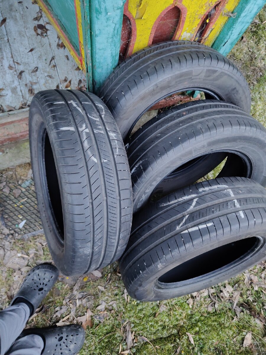 Letní pneu 205/60 r16