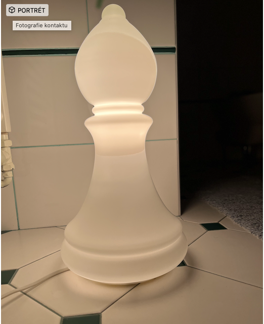Lampa ve tvaru šachové figurky - pěšák